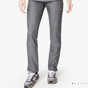 NWOT Figs Core Collection - Yola™ Skinny Scrub Pants (SP)